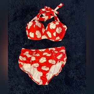Disney womans bikini,Top size XXL, Bottom size L, NO smoke/smells/pets
